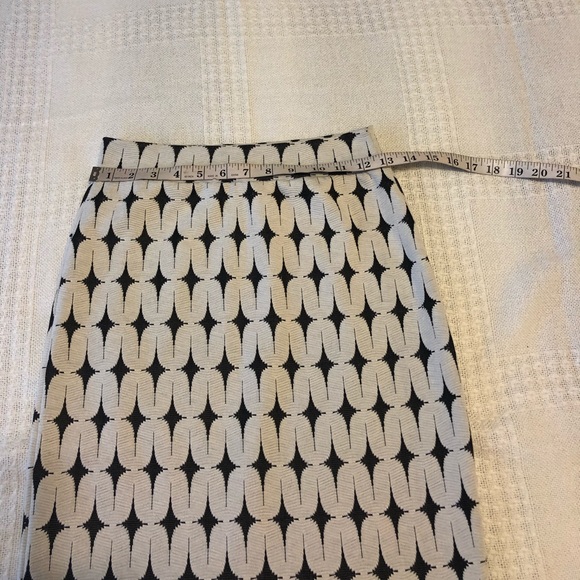 Beautiful women’s skirt! - Picture 3 of 10